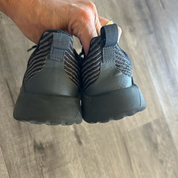 Kids Adidas Sneakers 2 - Picture 4 of 6